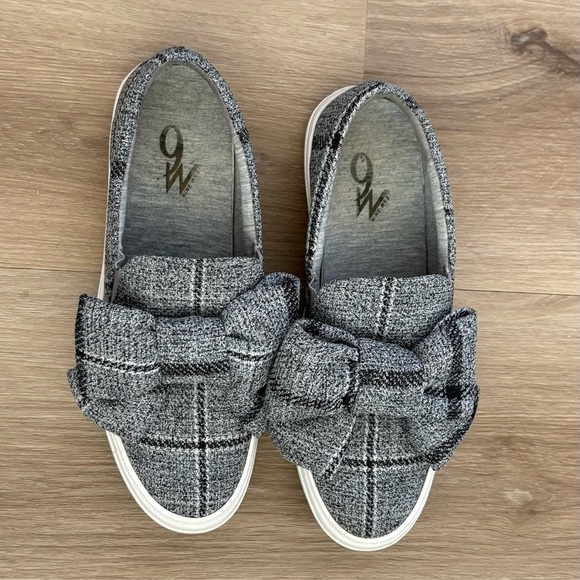 Nine West Onosha woman’s 7.5 Grey Plaid Platform Sneakers Shoes Bow Slip on - Picture 1 of 8
